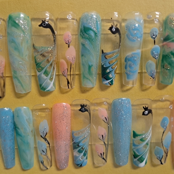 Press on nails - Picture 3 of 4